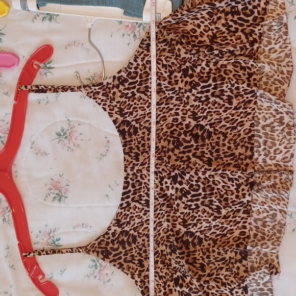 5 For $15 Cheetah print flowy cropped blouse - Picture 8 of 11